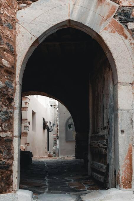 Castlevania- Traditional House In The Castle Naxos City Exterior foto